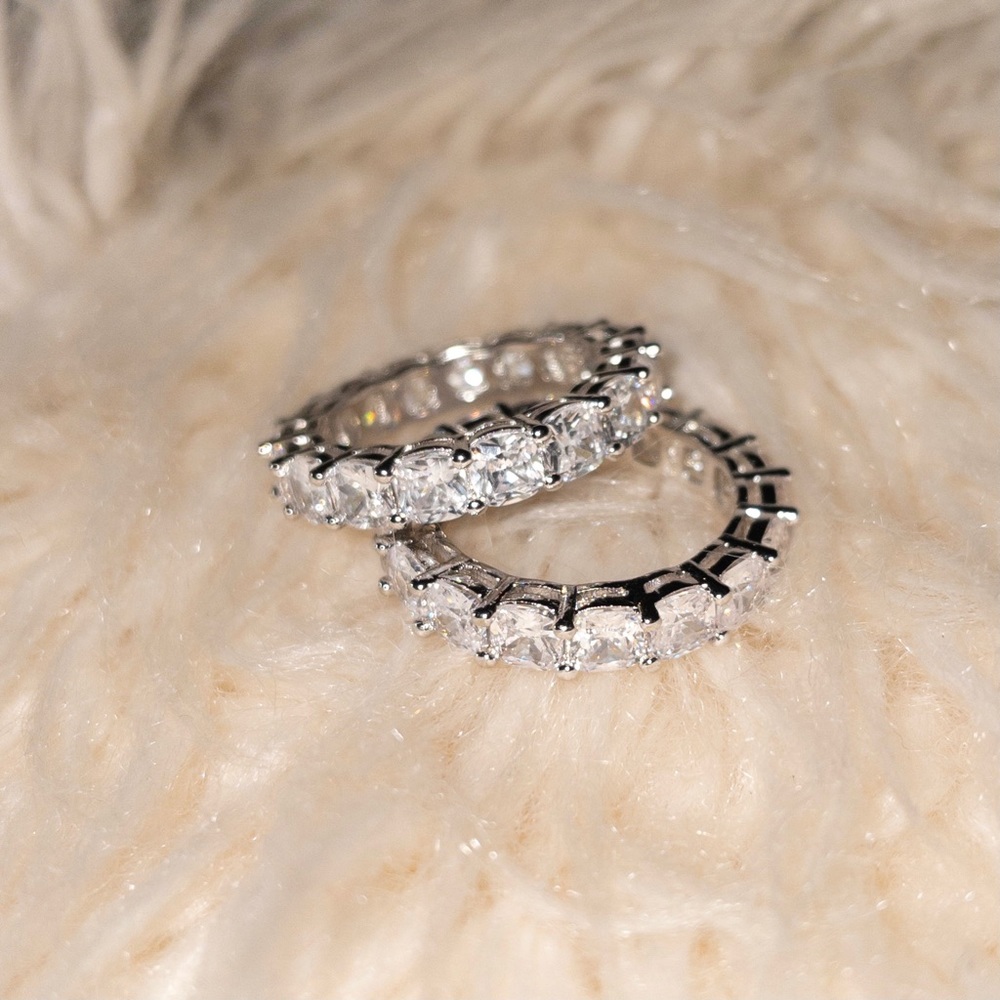 Waterproof Tarnish Proof Silver Diamond Ring - Picture 4 of 7
